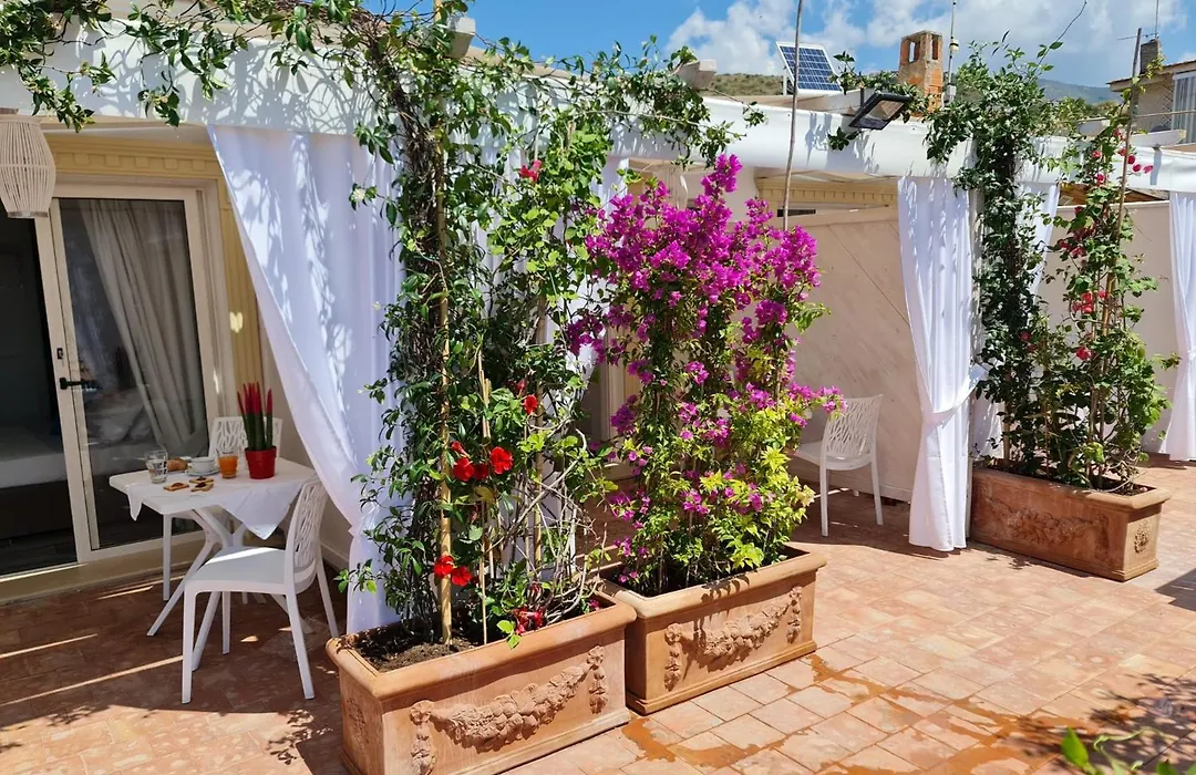 Luxury B&B Suite Jacuzzi Villa Filomena-1
